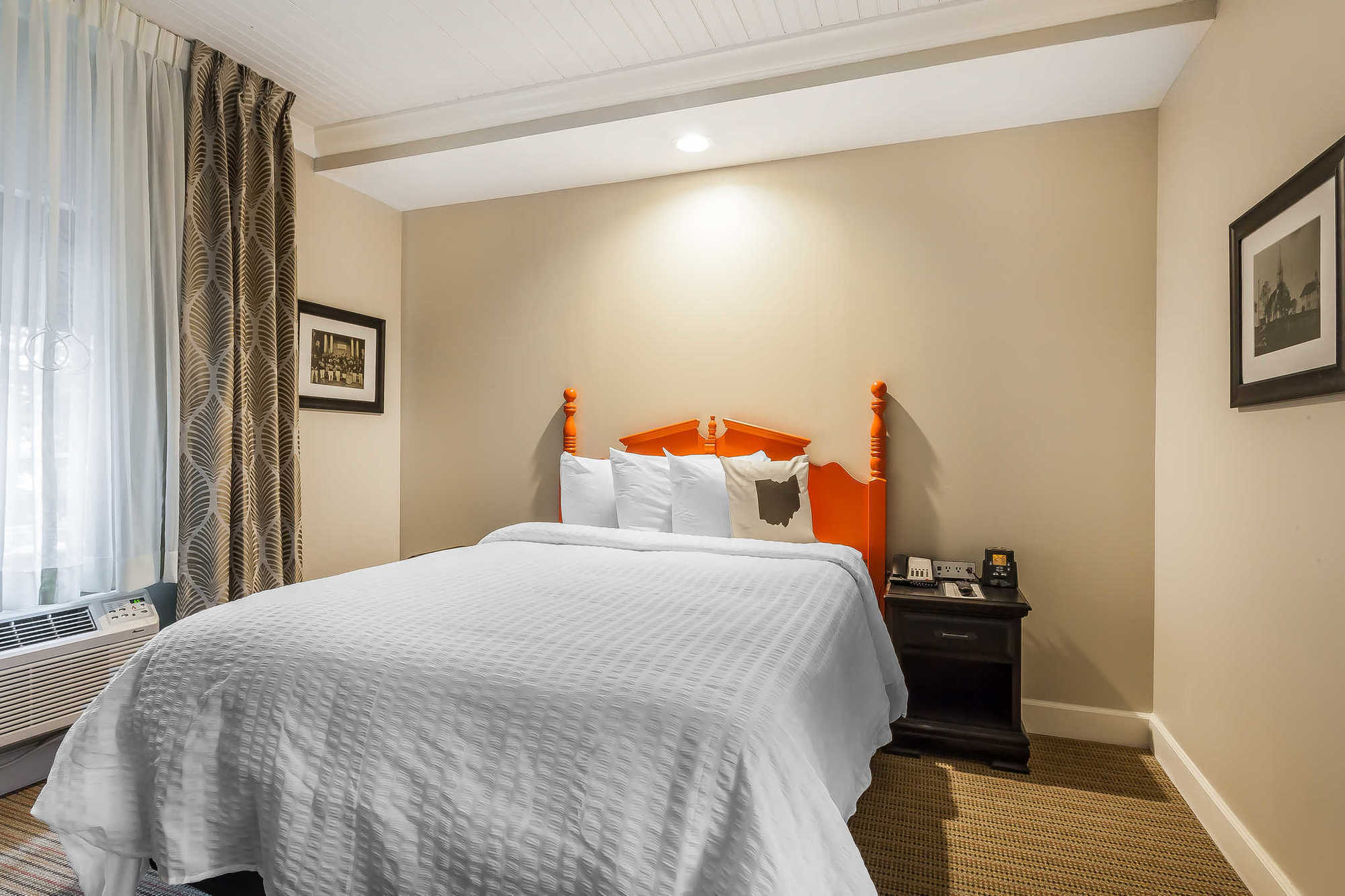The Aurora Inn Hotel And Event Center Room photo
