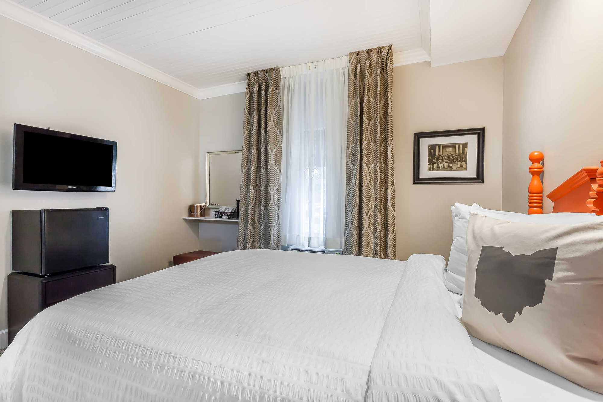 The Aurora Inn Hotel And Event Center Room photo